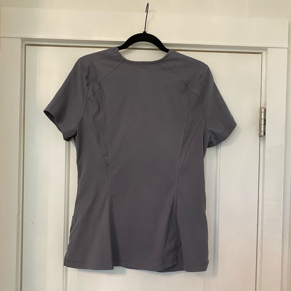 Urbane Align • Women’s scrub top - Picture 10 of 10